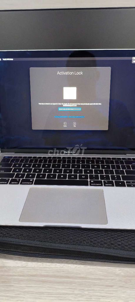 Apple MacBook Air 2018 Bạc Dính iCloud. Mua bán Laptop tại Quận 8 Tp Hồ Chí Minh được đăng bởi Cường Đặng hình 1
