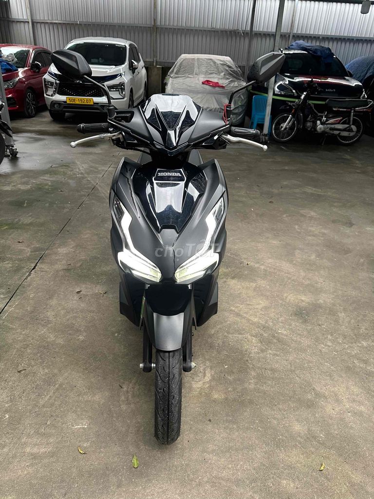 Honda Airblade 125 4 клапана матовый черный 2025 г. Хошимин