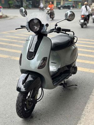 Piaggio Vespa LX V 125 Xám 2013