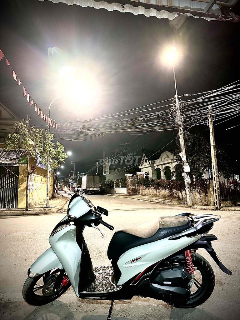 Honda SH160i 2024 Xám xi măng. Mua bán Xe máy tại Quận Ngô Quyền Hải Phòng được đăng bởi Do nhat Van hình 2
