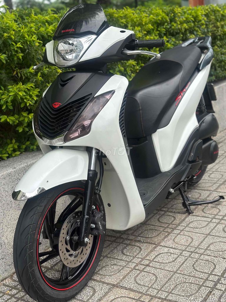 Honda SH 125i 2017 Smartkey up SH Ý Trắng BSTP 9c. Mua bán Xe máy tại Thành phố Thủ Đức Tp Hồ Chí Minh được đăng bởi Xe Máy Sơn Thủ Đức hình 3