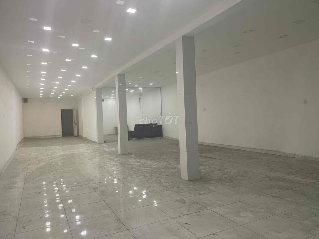 CHO THUÊ MẶT BẰNG KINH DOANH, DT: 900M2, 1TRỆT 1 LẦU, QUẬN 7, GIÁ 95TR