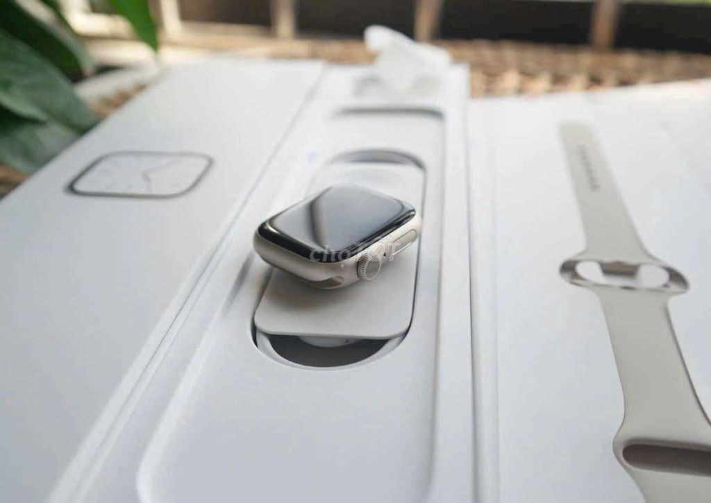Apple Watch Series 8 Starlight. Mua bán Thiết bị đeo thông minh tại Quận 10 Tp Hồ Chí Minh được đăng bởi Hiếu Apple Watch hình 1
