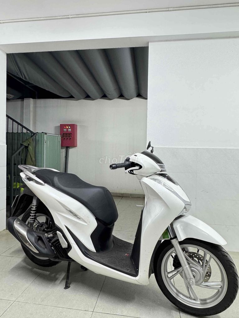 Honda SH 125i 2025 Бело-черный 2000км