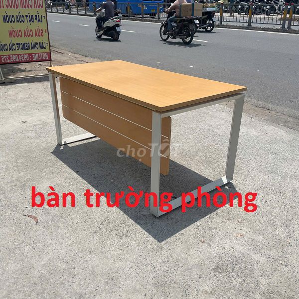 bàn làm việc trường phòng?bàn để máy tính.bàn 1m6