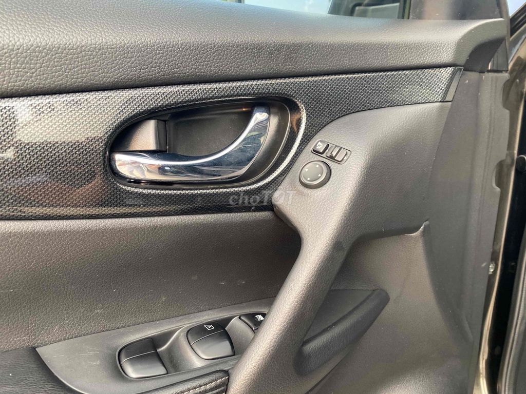 Nissan X trail 2016 2.0 2WD Premium. Mua bán Ô tô tại Quận Nam Từ Liêm Hà Nội được đăng bởi KM Auto hình 12