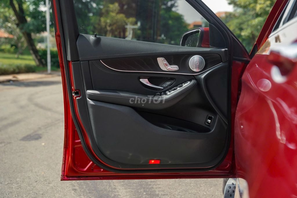 Mercedes GLC300 4Matic 2019, Bank 90%. Mua bán Ô tô tại Quận 7 Tp Hồ Chí Minh được đăng bởi Hoàn Lee Xe Lướt hình 16