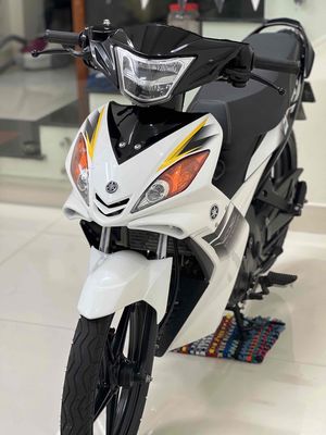 ex côn tay xuống áo