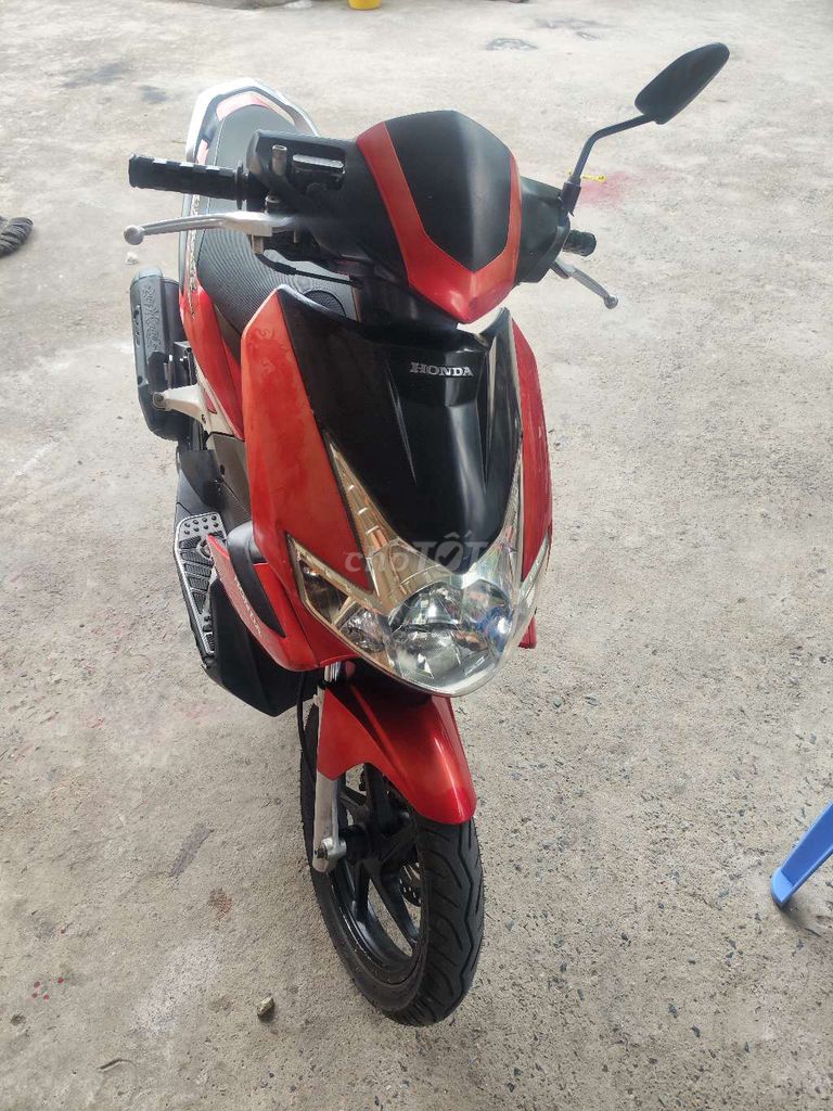 Honda Airblade 2008, красный, в отличном состоянии