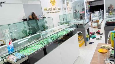 Chuyên viên tư vấn bán hàng đá phong thuỷ Quận 5