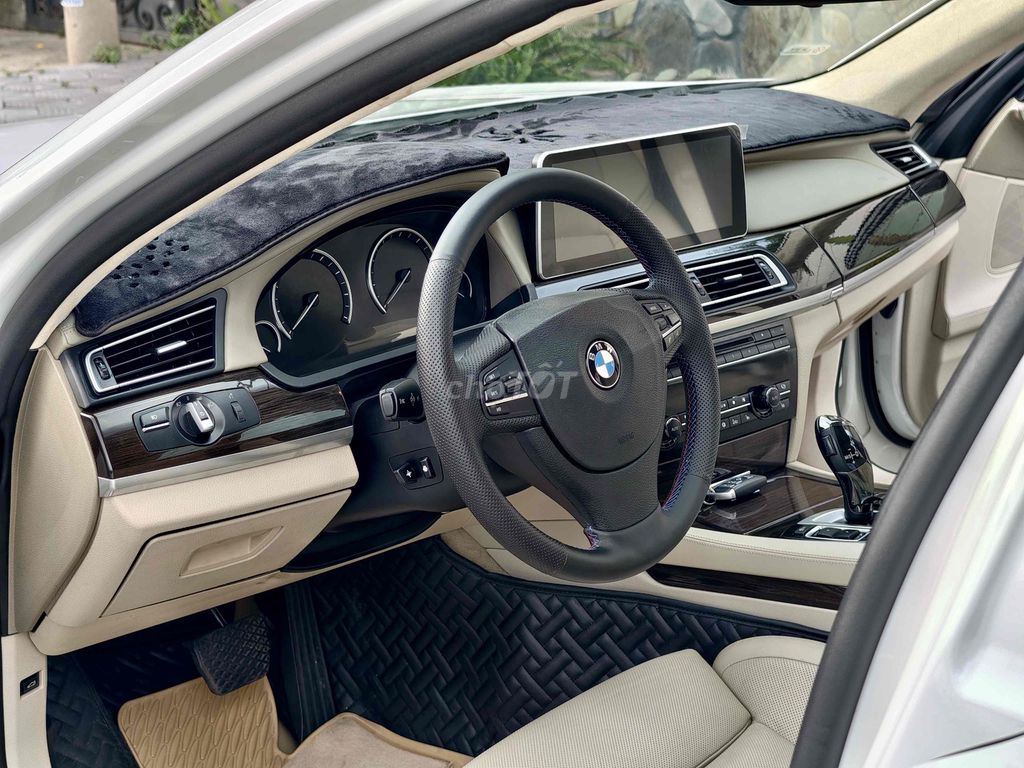 BMW 750Li 2009 nhập Đức, xe zin, bảo dưỡng chuẩn.. Mua bán Ô tô tại Quận Tân Phú Tp Hồ Chí Minh được đăng bởi Nhật Tân hình 2