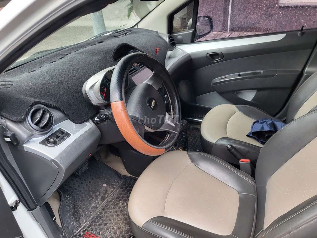 Chevrolet Spark Trắng 5 chỗ. Mua bán Ô tô tại Thành phố Thủ Đức Tp Hồ Chí Minh được đăng bởi Long Phạm hình 3