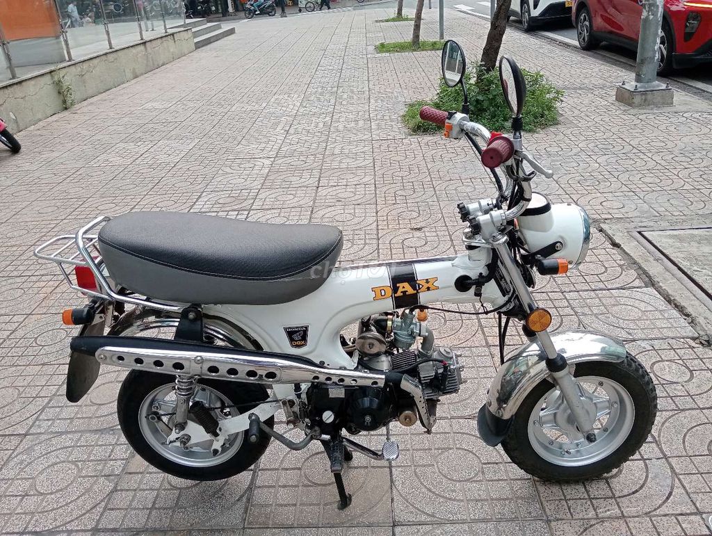 Клуб Дакса Чарли 67
