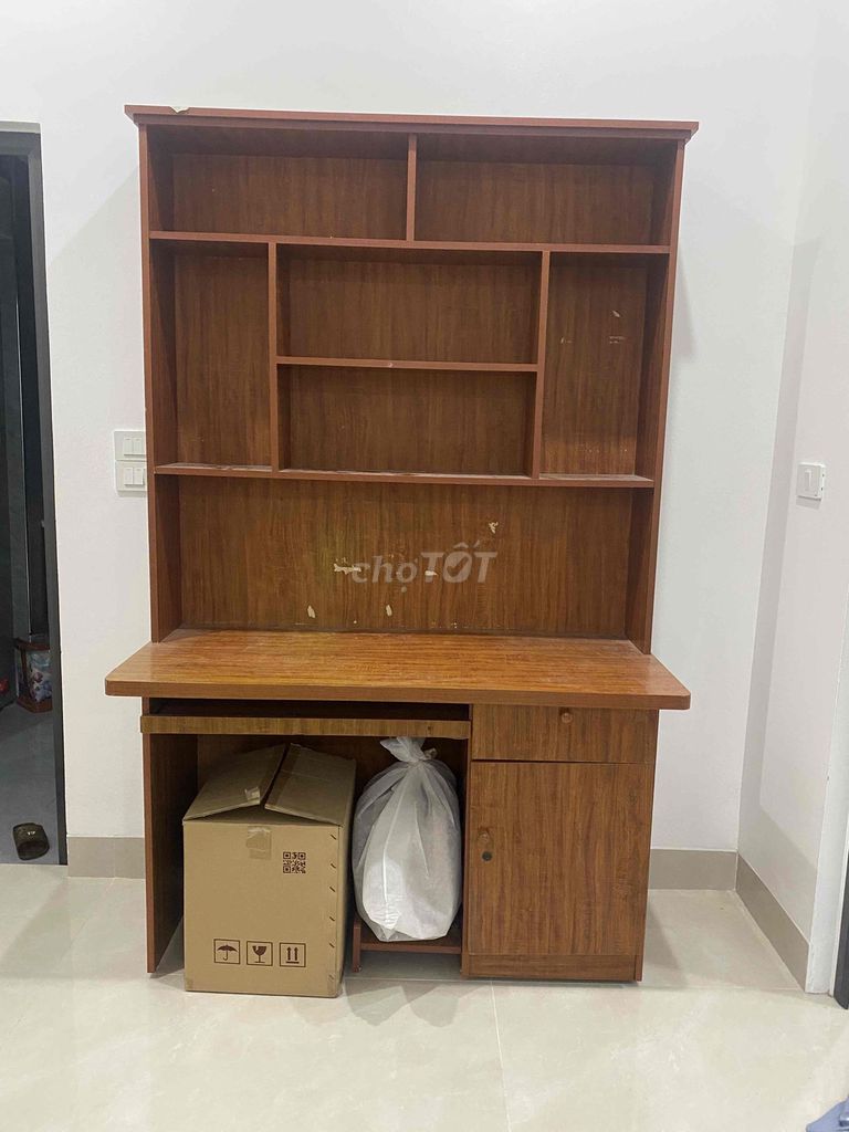 Bàn học Gỗ Nâu. Mua bán Bàn ghế tại Quận Bắc Từ Liêm Hà Nội được đăng bởi Nguyễn thanh huyền hình 1
