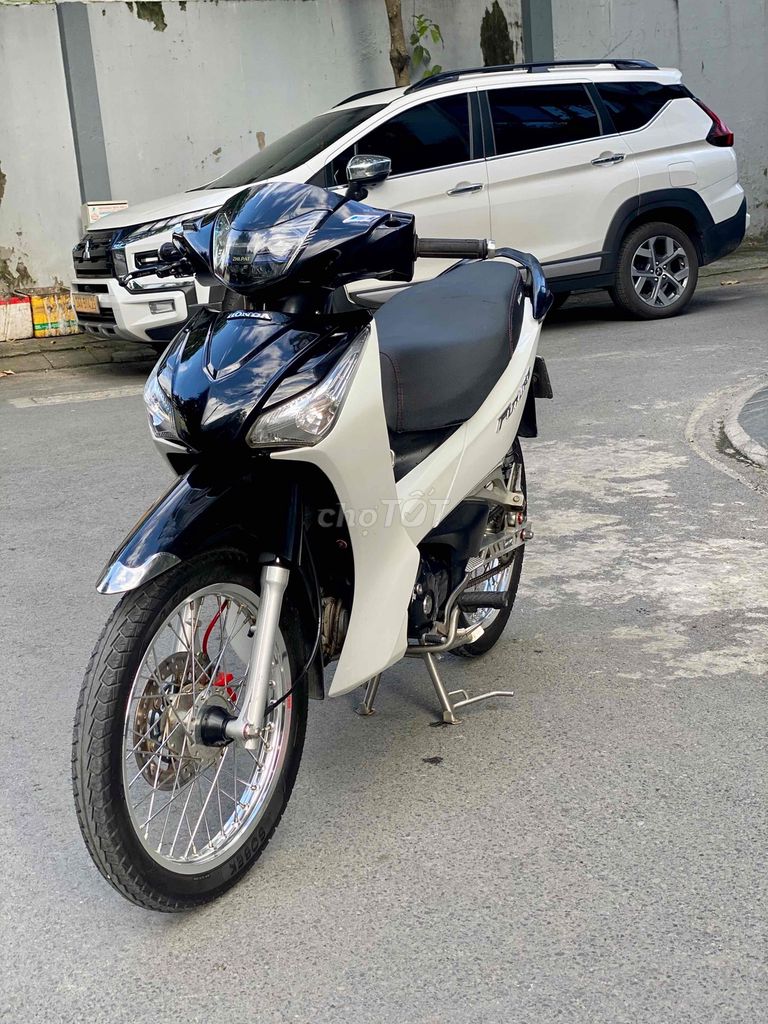 Honda Future 2014 Trắng đen dọn kiểng bao đẹp. Mua bán Xe máy tại Quận Gò Vấp Tp Hồ Chí Minh được đăng bởi Cửa hàng xe máy văn phúc hình 4