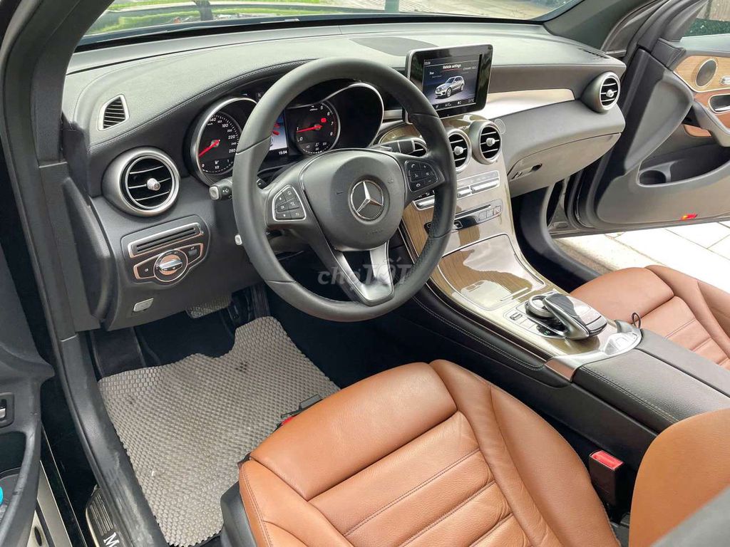 MERCEDES GLC250. Mua bán Ô tô tại Thành phố Thủ Đức Tp Hồ Chí Minh được đăng bởi Ms Hiệp  hình 6