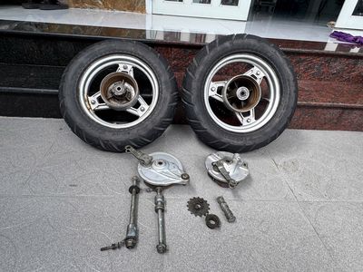 Bánh xe máy Honda Chaly 84 mới. Mua bán Phụ tùng xe tại Thành phố Mỹ Tho Tiền Giang được đăng bởi Cậu Bé Tóc Xoăn