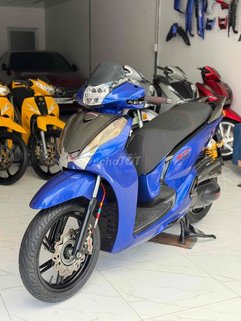 #SH300i ABS nhập ý , dkld 2017 #BSTP. Mua bán Xe máy tại Thành phố Dĩ An Bình Dương được đăng bởi Nguyễn Tuấn hình 4