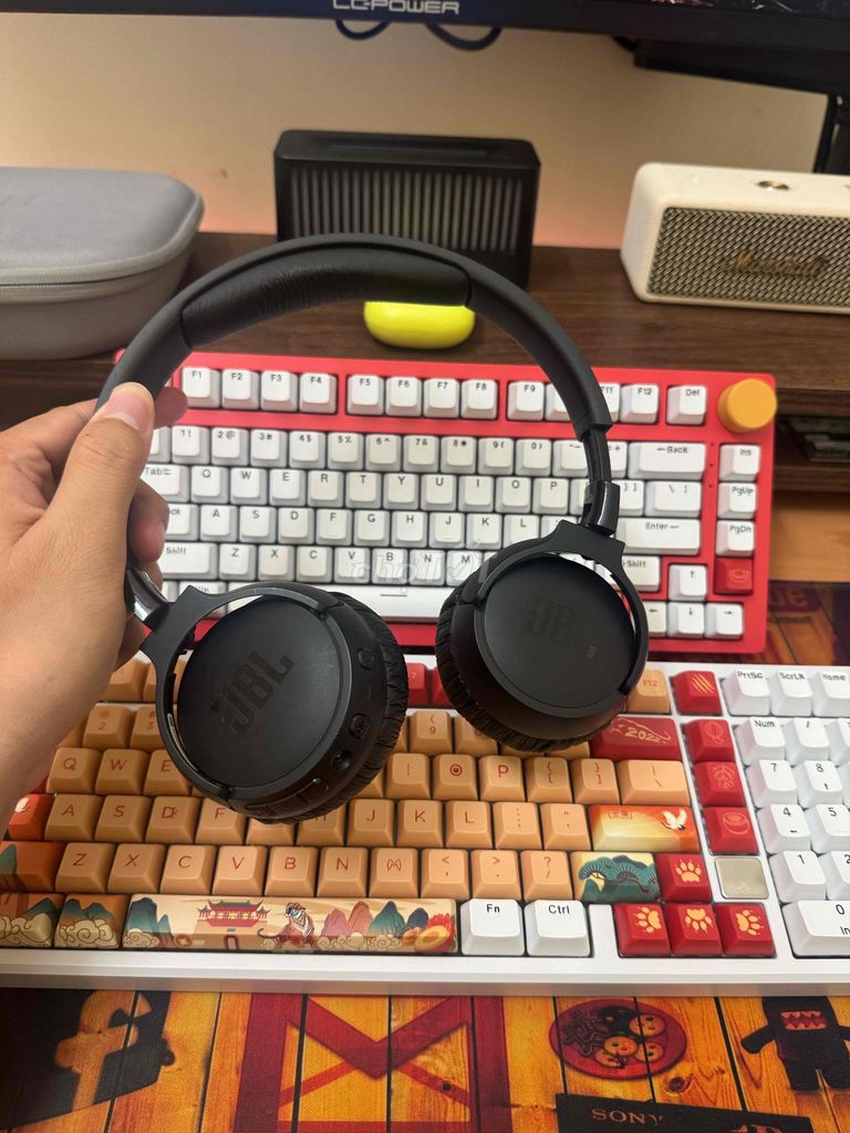 Tai nghe chụp tai JBL Tune670nc Đen Còn mới. Mua bán Tivi, Âm thanh tại Quận 12 Tp Hồ Chí Minh được đăng bởi Laptop Us hình 1