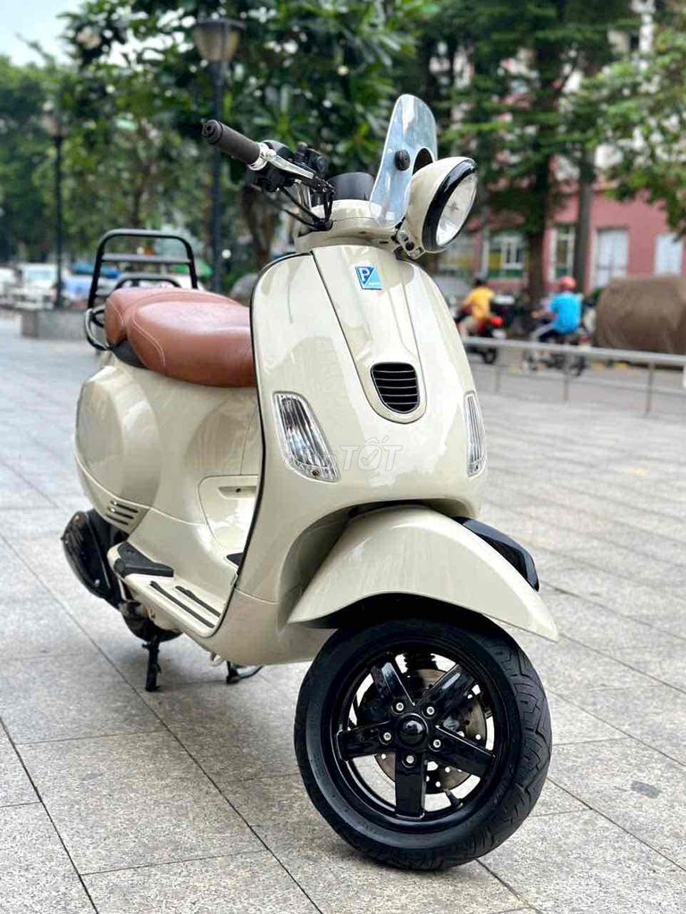 🇨🇮🇨🇮LXV 125cc.3VIE Nhập Ý Phun Xăng. Ngay Chủ. Mua bán Xe máy tại Quận Gò Vấp Tp Hồ Chí Minh được đăng bởi VESPA ĐỨC NGUYỄN  hình 5