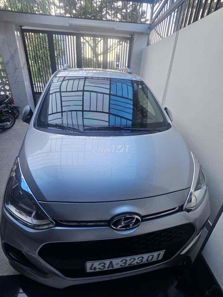 Hyundai i10 2017 Автоматический серебристый