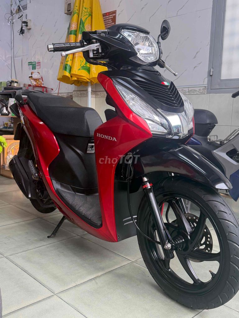Honda Vision 2020 màu Đỏ khoá smk 9chủ. Mua bán Xe máy tại Quận Phú Nhuận Tp Hồ Chí Minh được đăng bởi Hoà hình 2