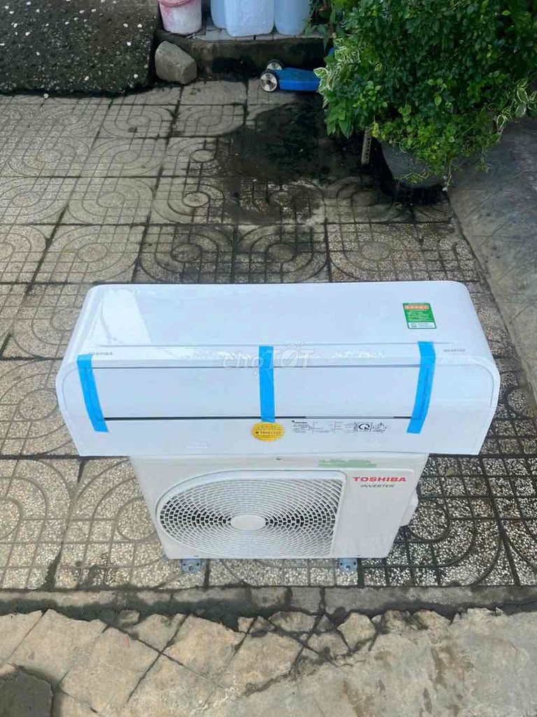 Máy lạnh Toshiba inverter 1hp mới 95% 2022