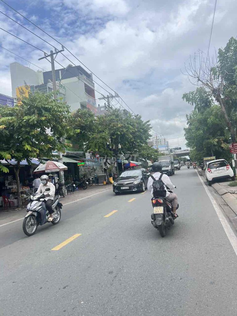 Cho Thuê Nguyên Căn Mt Kinh Doanh Trần Xuân Soạn 5.5x21 Trệt 1L