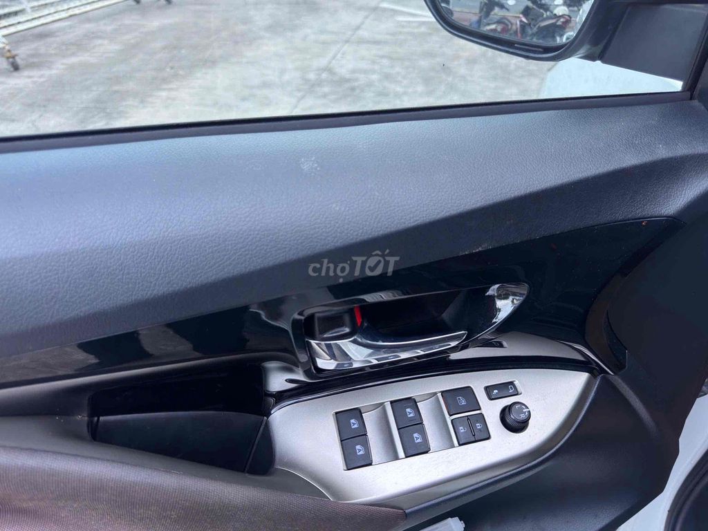Toyota Innova 2.0G số tự động màu trắng gia đình. Mua bán Ô tô tại Huyện Nhà Bè Tp Hồ Chí Minh được đăng bởi Đại lý chính hãng xe qua sử dụng Toyota Sài Gòn hình 3