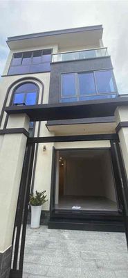 Townhouse 102 m² · 5 bed · Đường Số 61