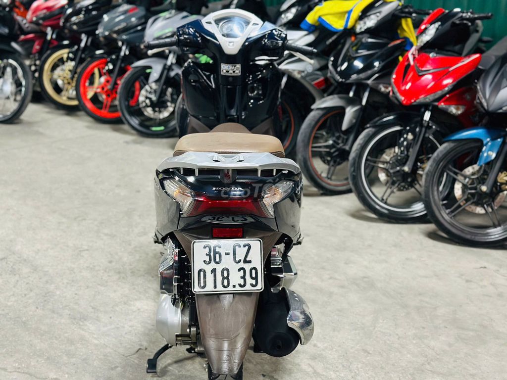 XE MÁYTHANH TÙNG_LEAD 125 XANH TÍM ĐÈN LED ZIN. Mua bán Xe máy tại Quận Nam Từ Liêm Hà Nội được đăng bởi THANH TÙNG hình 6