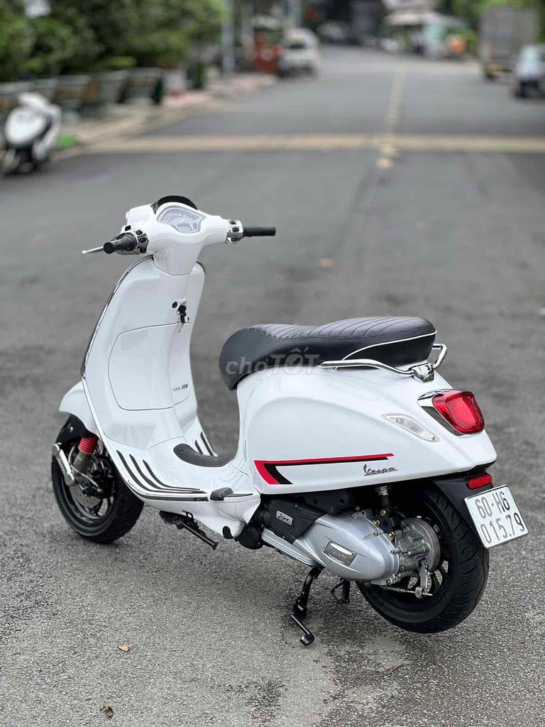 Vespa Spirnt 125 Trắng Đen Sporty 2022 Leng Keng🎉🎉. Mua bán Xe máy tại Thành phố Biên Hòa Đồng Nai được đăng bởi Xe Máy Phát Đồng hình 3