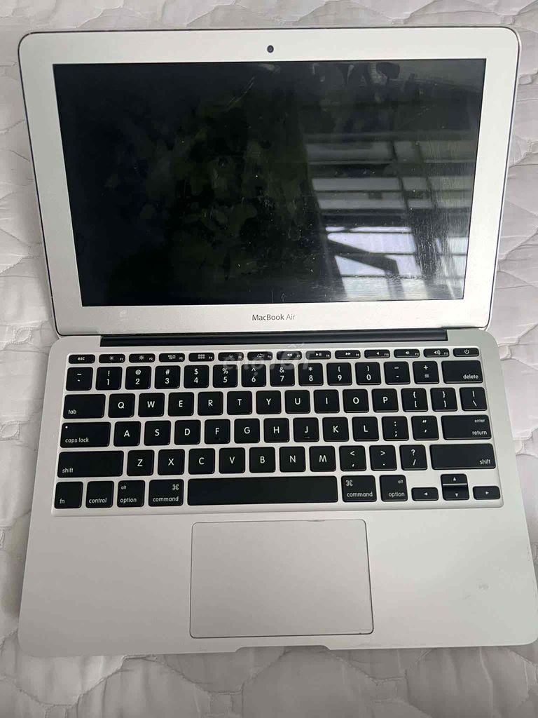 Apple MacBook Air 11 4GB/128GB. Mua bán Laptop tại Quận Liên Chiểu Đà Nẵng được đăng bởi Đặng Hồng Phúc hình 1