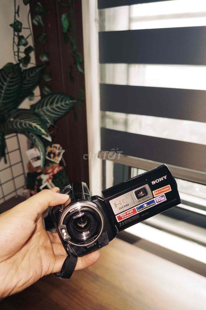 Máy quay phim Sony HDR PJ50E tặng thêm 1 máy. Mua bán Máy ảnh, Máy quay tại Thành phố Huế Thừa Thiên Huế được đăng bởi Khôi  hình 1