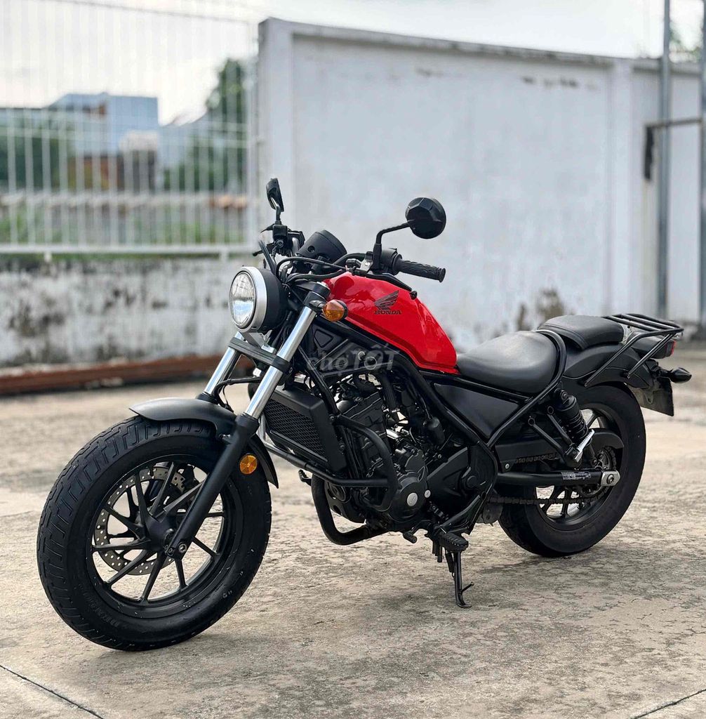 Honda Rebel 300 ABS красный 35K км номера Сайгона 9 хозяин