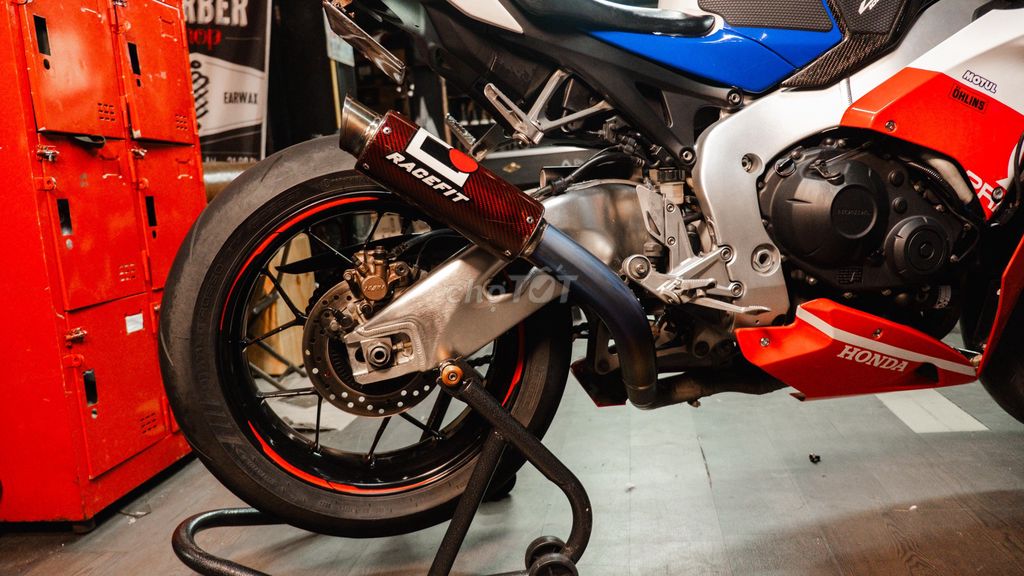 Chơi chán cần bán CBR 1000RR đời 2014. Mua bán Xe máy tại Quận 10 Tp Hồ Chí Minh được đăng bởi Thái Nguyễn hình 5