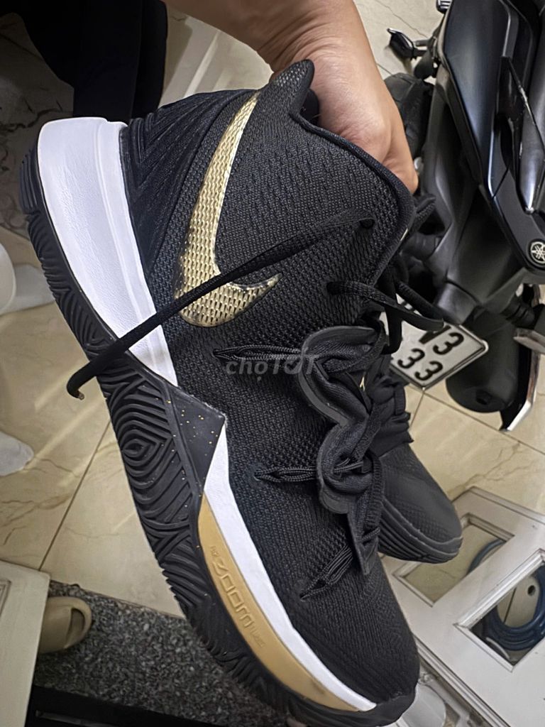 Giày bóng rổ Nike Kyrie 5 Nam Đã sử dụng. Mua bán Giày dép tại Quận Gò Vấp Tp Hồ Chí Minh được đăng bởi Phạm Trần Nhật Minh hình 1