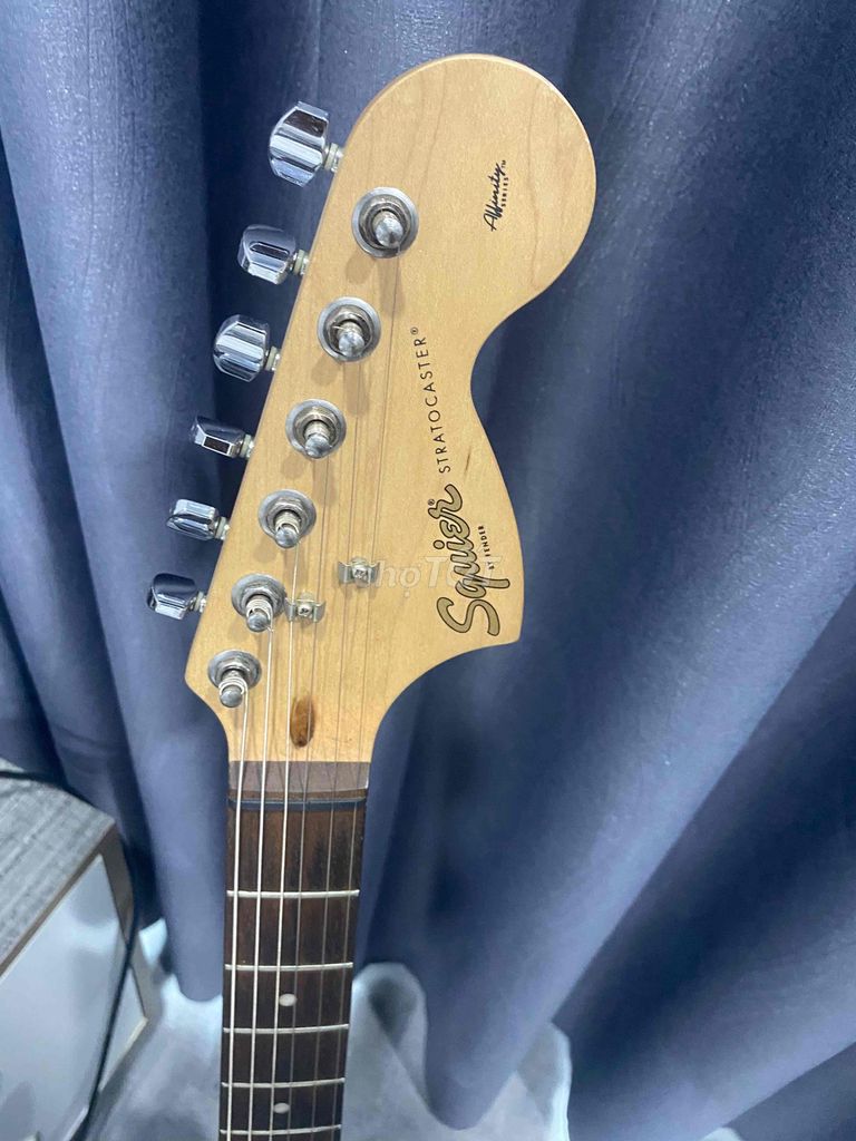 Đàn guitar điện Squier Affinity Stratocaster Đen. Mua bán Nhạc cụ tại Quận Gò Vấp Tp Hồ Chí Minh được đăng bởi Trí Nhã hình 1