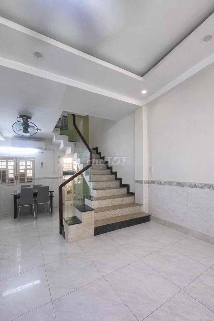 HÀN HẢI NGUYÊN VÀI BƯỚC 3 THÁNG 2 - 2 MẶT HẺM Ô TÔ 6M THÔNG NHÀ ĐẸP .