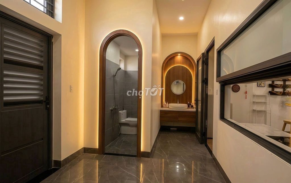 Дом 2,5 этажа на Фан Хоан, Нам Хоа Суан, 125м², под бизнес