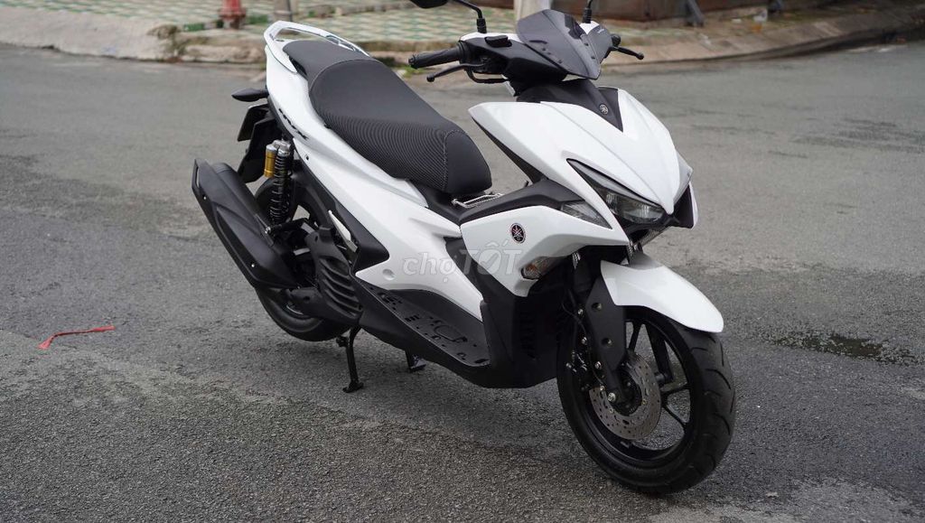 Yamaha NVX 155 V1 ABS 2017, белый, 26 тыс. км