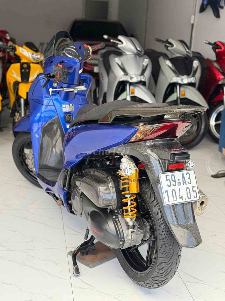 #SH300i ABS nhập ý , dkld 2017 #BSTP. Mua bán Xe máy tại Thành phố Dĩ An Bình Dương được đăng bởi Nguyễn Tuấn hình 12