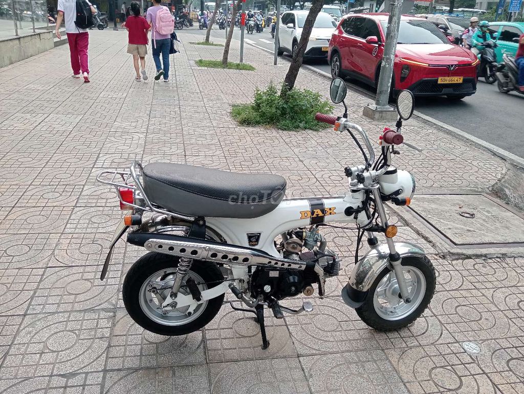 Клуб Дакса Чарли 67