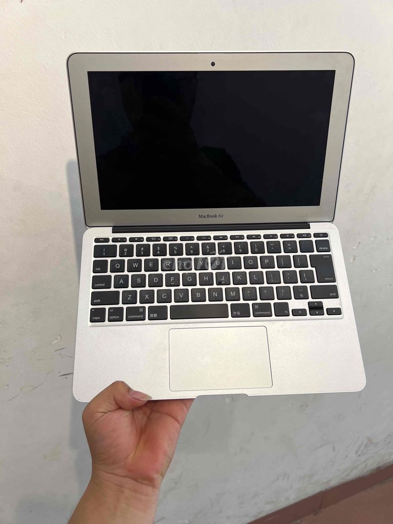 Apple MacBook Air i5 11 inch 4GB/128GB 2015 Bạc. Mua bán Laptop tại Quận Đống Đa Hà Nội được đăng bởi Tiến Mạnh hình 1