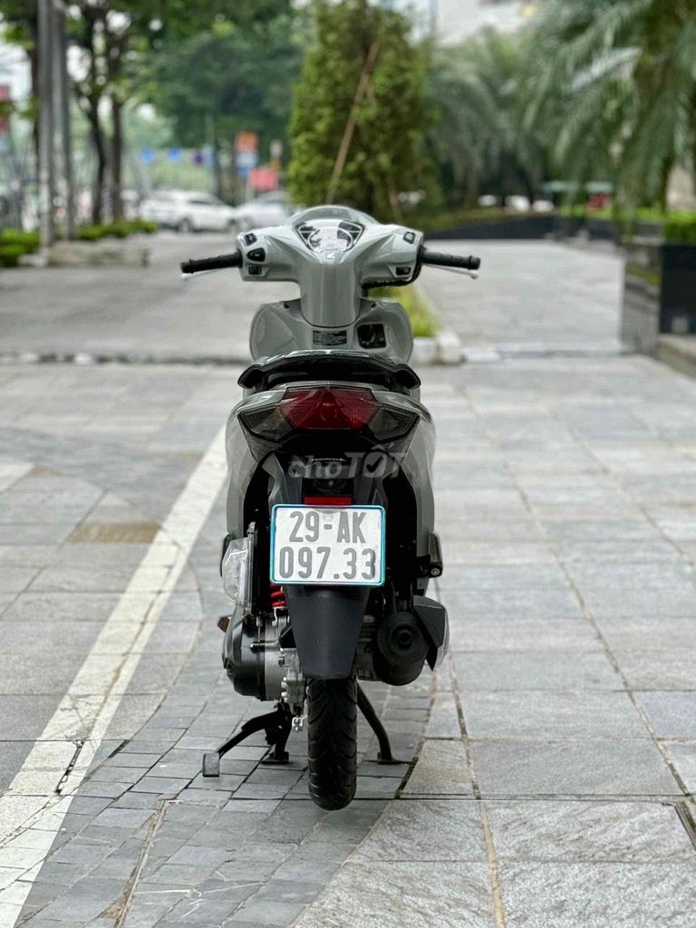 Honda Vision Sport 2024 Xám xi măng cực mới gắt. Mua bán Xe máy tại Quận Ba Đình Hà Nội được đăng bởi Xe Máy Nam Thi hình 7