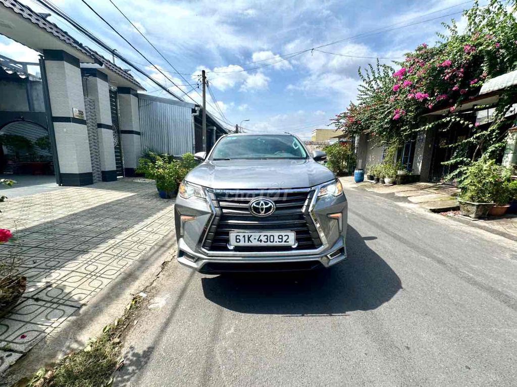 Toyota Fortuner 2017 Dầu Số sàn 68000 km Xám. Mua bán Ô tô tại Huyện Hóc Môn Tp Hồ Chí Minh được đăng bởi Trần Văn Đoan hình 1