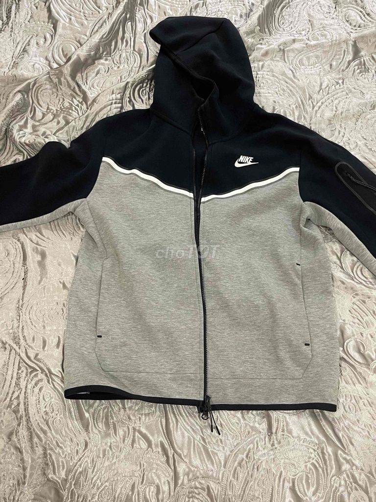 nike tech auth m âu siêu lướt. Mua bán Quần áo tại Quận Nam Từ Liêm Hà Nội được đăng bởi Hoàng Nam hình 1