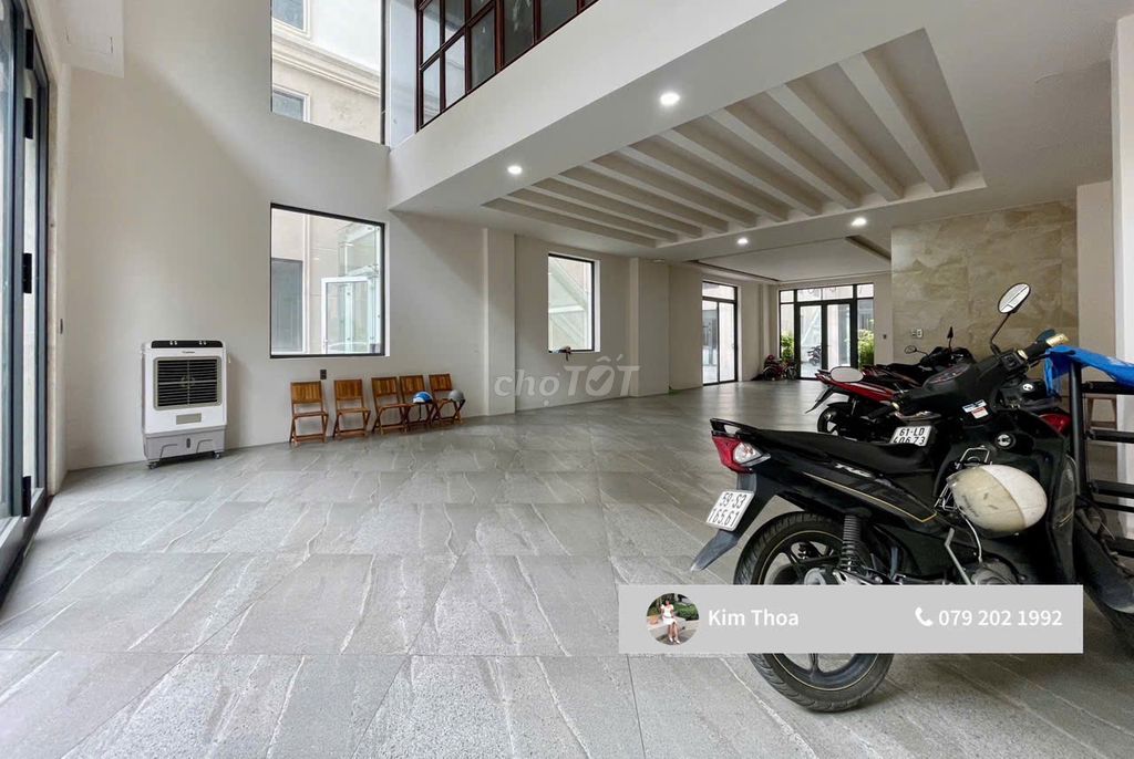 Tầng trệt 7x22m (100m2) có t. máy, máy lạnh, hầm xe rộng. Giá 20tr