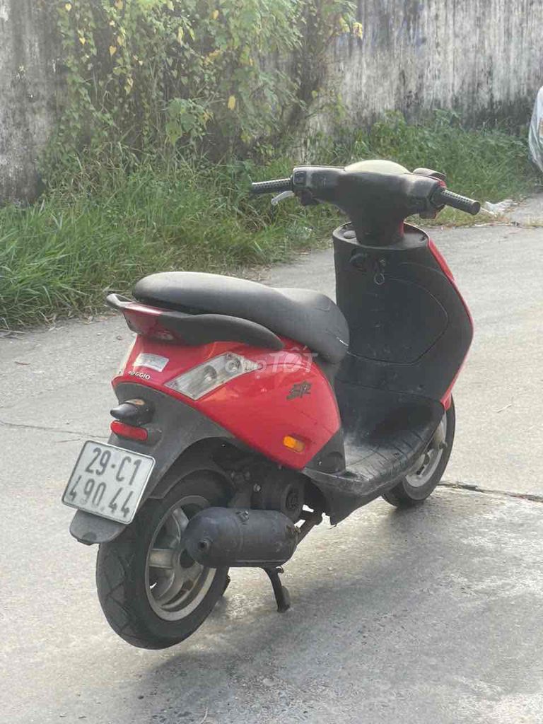 Красная молния Piaggio