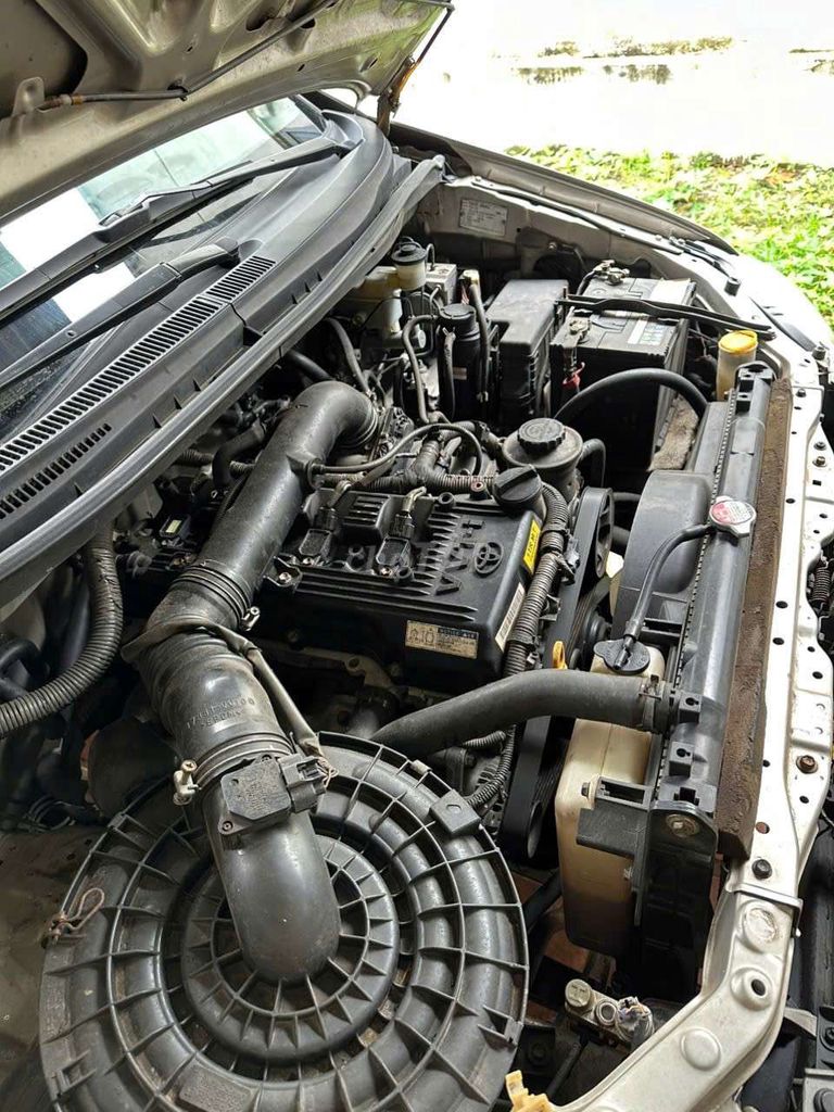 Toyota Innova E 2014 Ghi vàng đồng 114000 km. Mua bán Ô tô tại Quận 1 Tp Hồ Chí Minh được đăng bởi Tin Pham hình 4